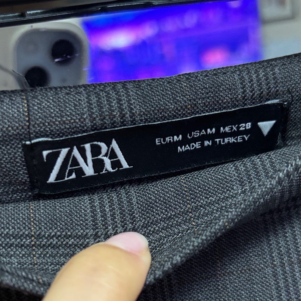 Zara Charcoal Pleated Skirt with Belt - Picture 3 of 9